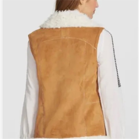 Two by Vince Camuto Women's Boho Drape
Front Faux Shearing Vest - Picture 2 of 4